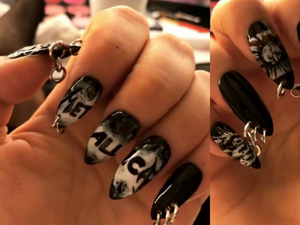 Uñas de LAdy Gaga